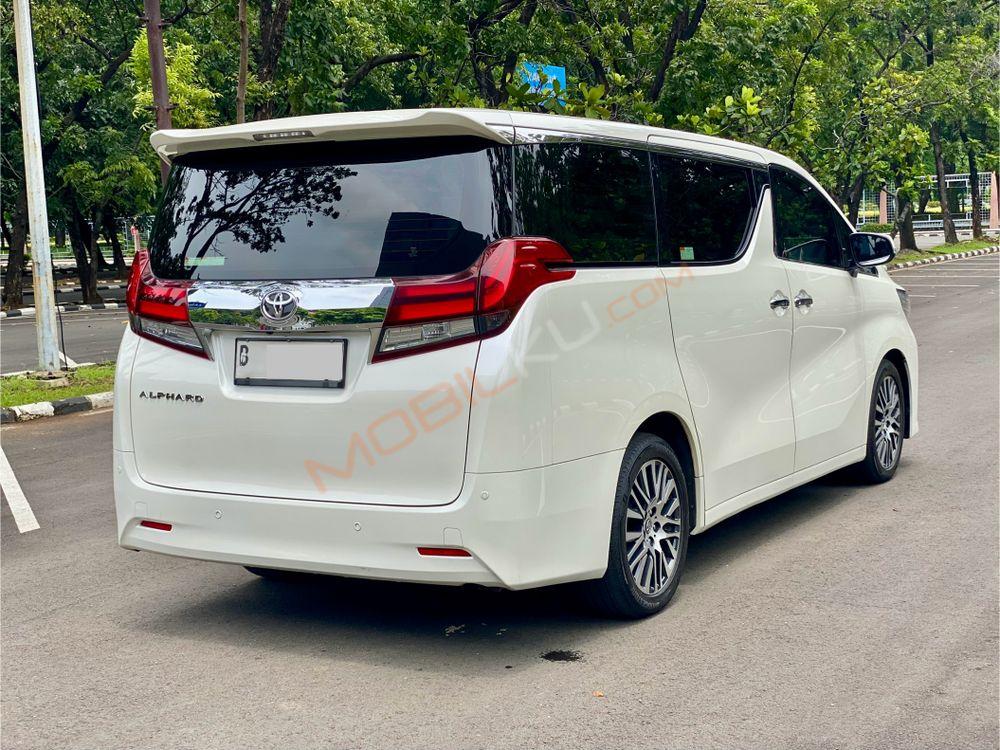Mobil Toyota Alphard 2017