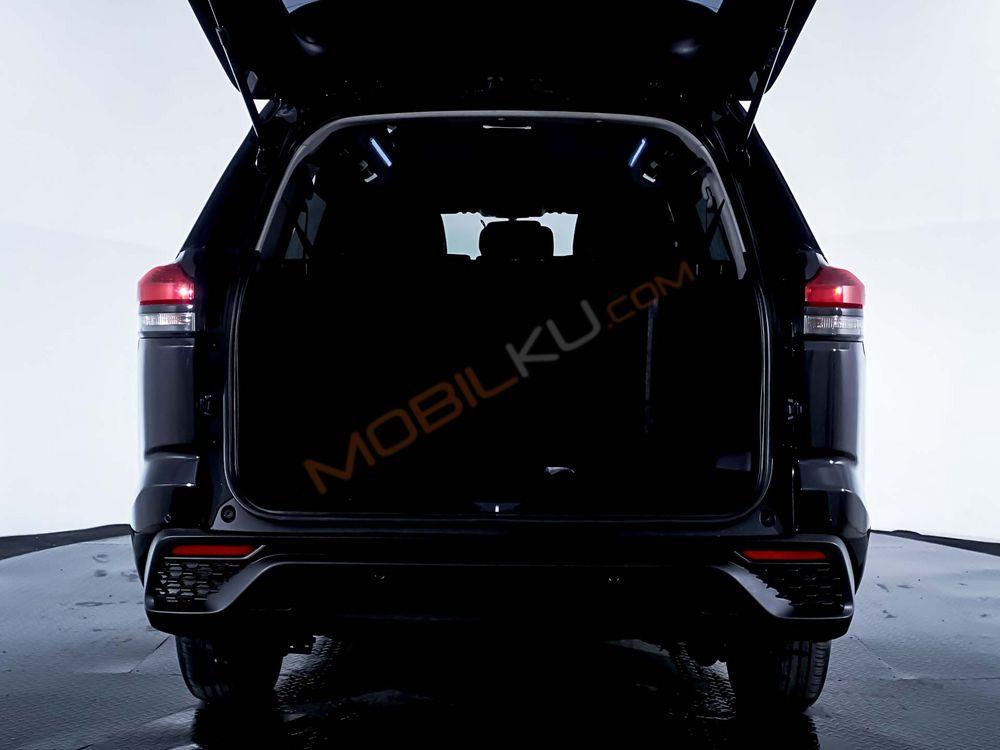 Mobil Toyota Kijang Innova 2023