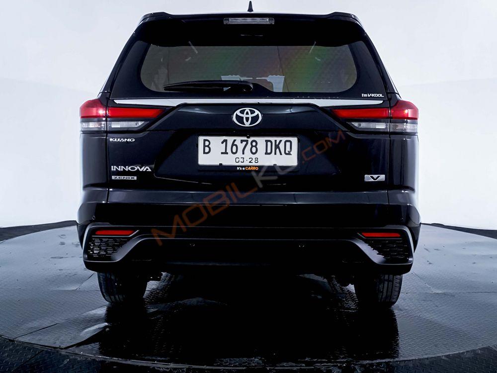 Mobil Toyota Kijang Innova 2023