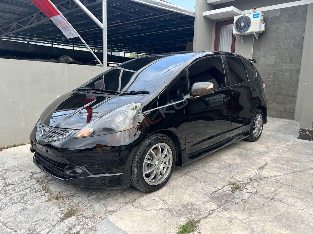 Mobil Honda Jazz 2010