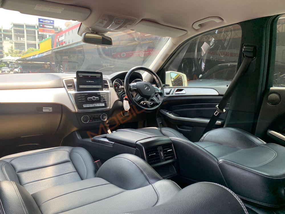 Mobil Mercedes-Benz ML 2013