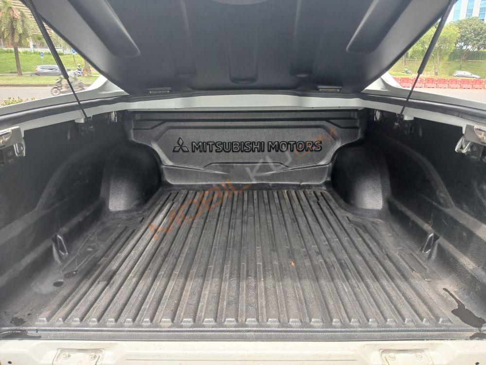 Mobil Mitsubishi Triton 2019
