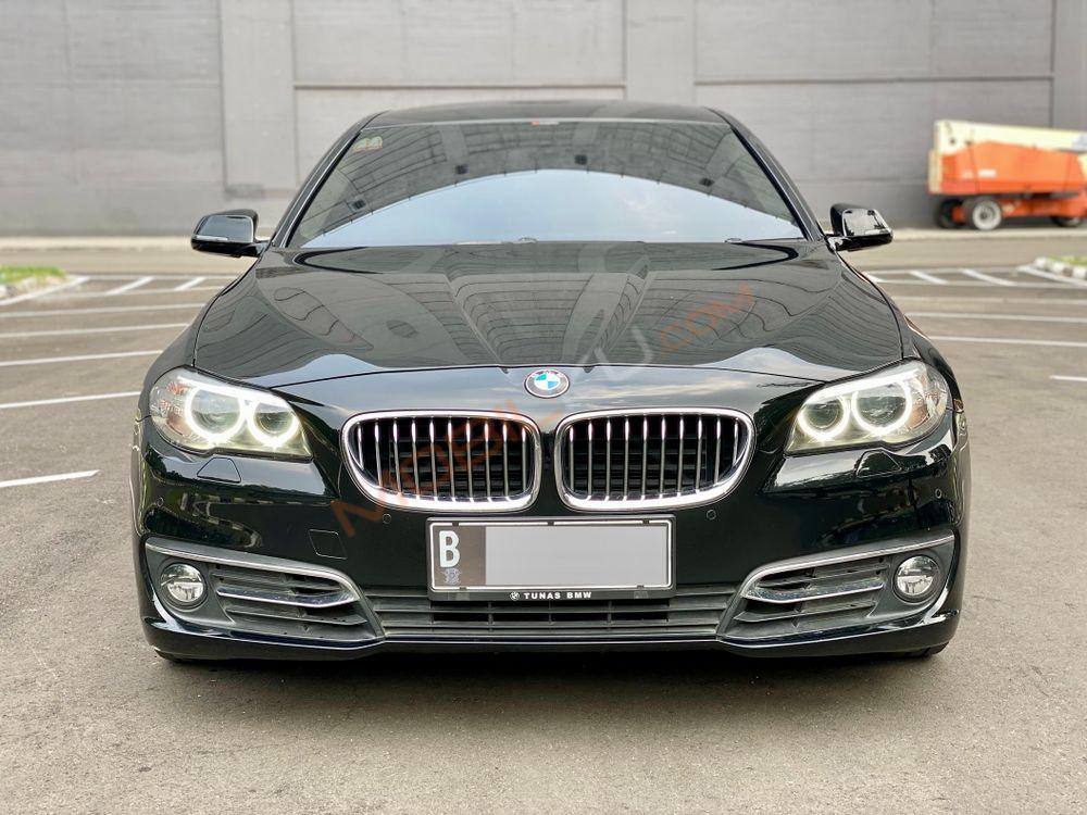 Mobil BMW 5 Series 2016
