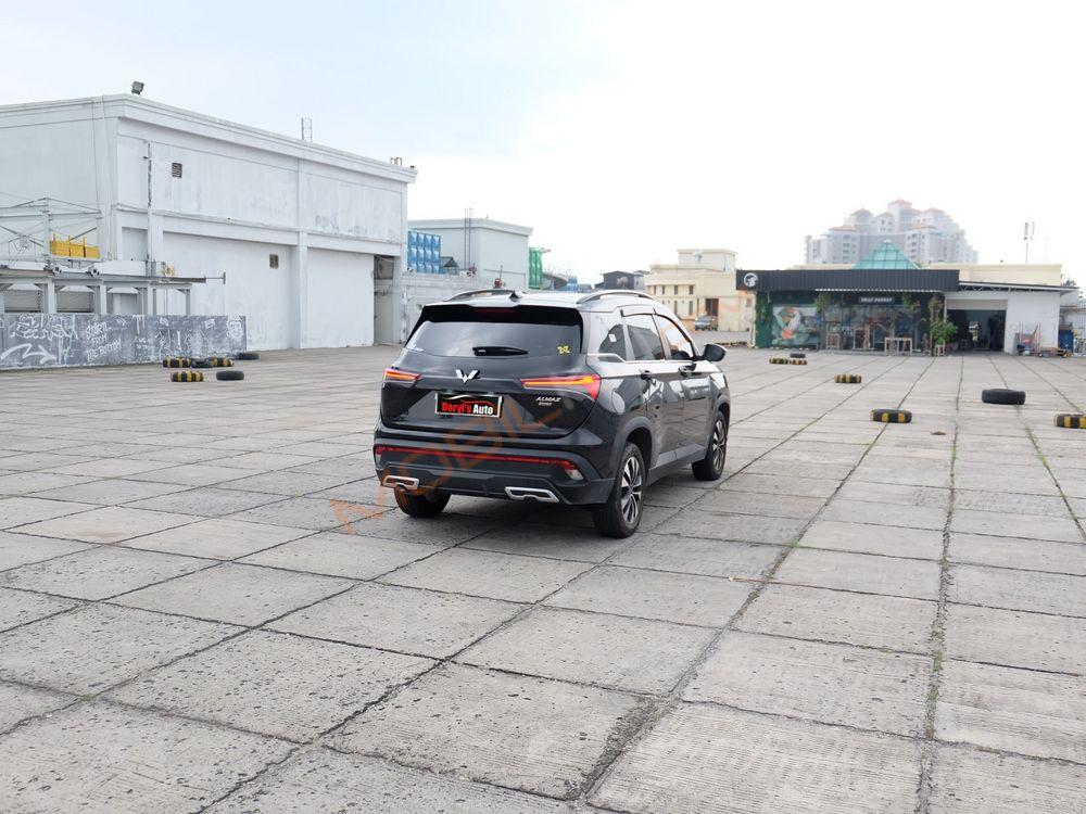 Mobil Wuling Almaz 2021