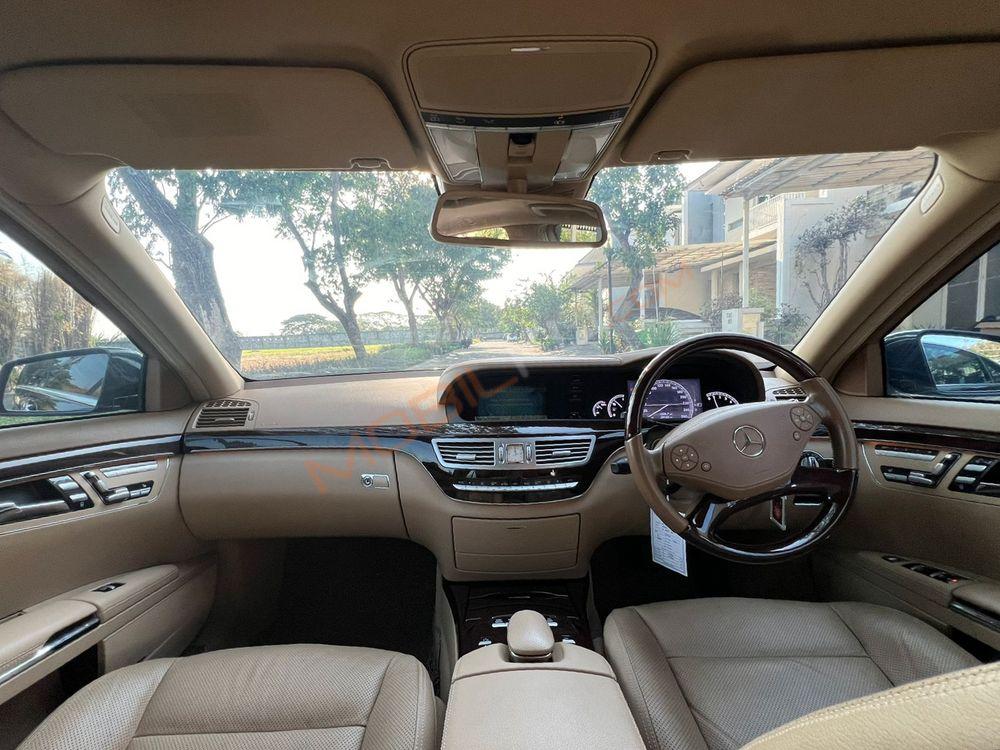 Mobil Mercedes-Benz S-Class 2011
