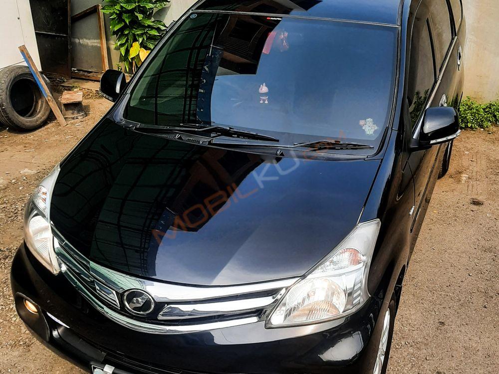 Mobil Daihatsu Xenia 2015