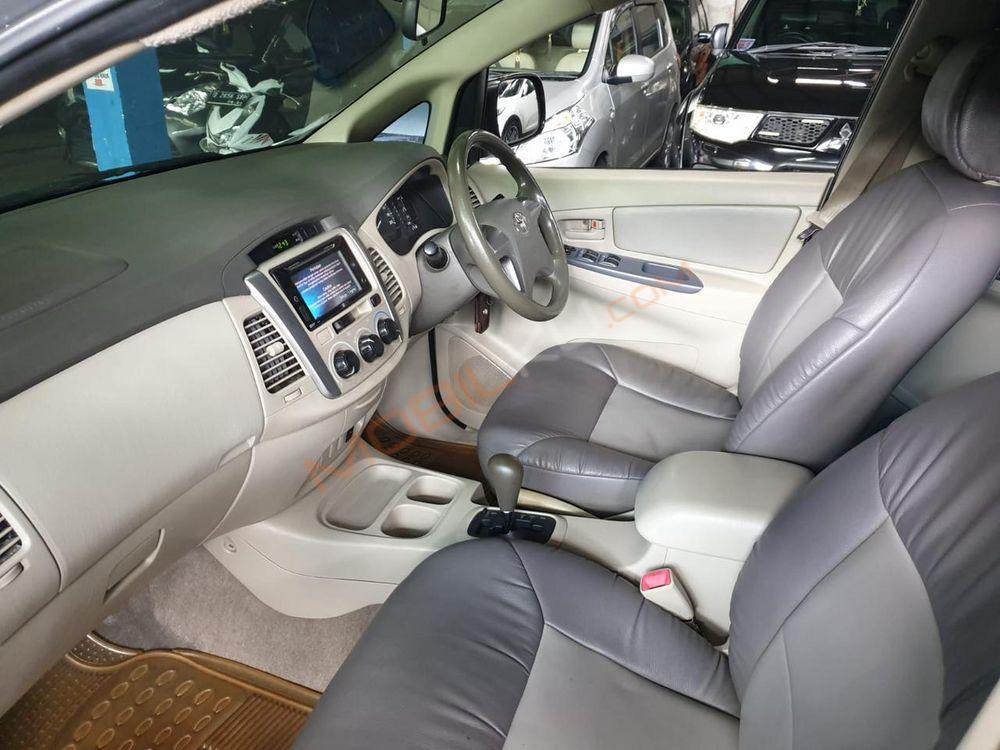 Mobil Toyota Kijang Innova 2015