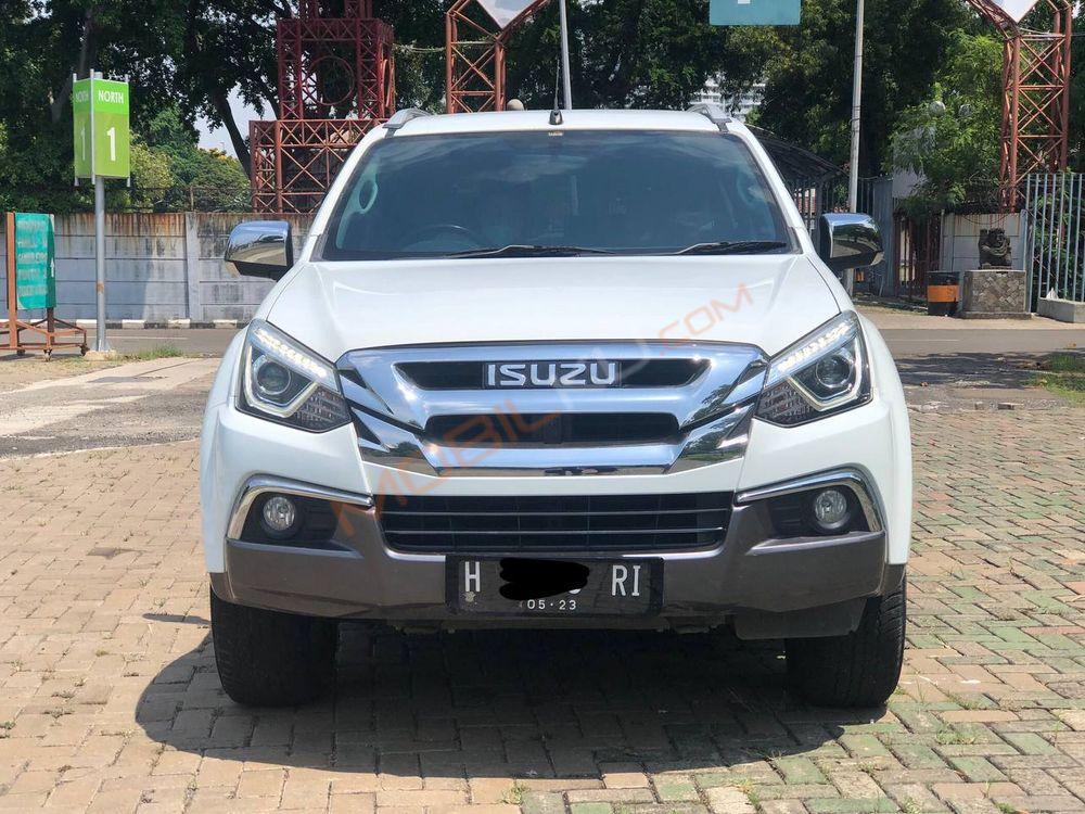 Mobil Isuzu MU-X 2017