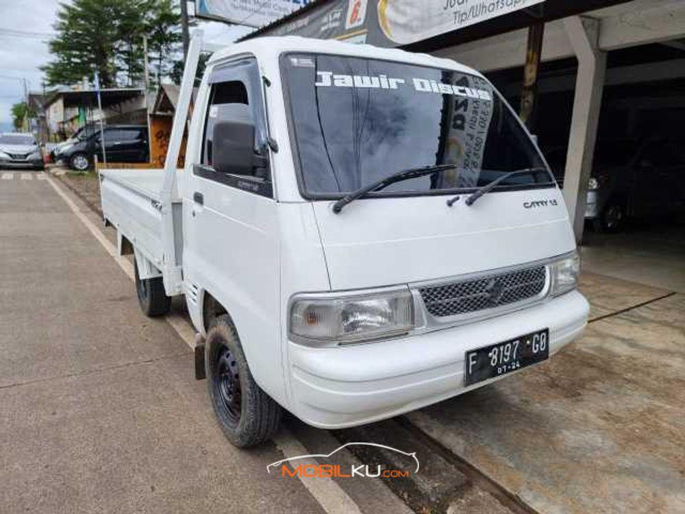 Mobil Suzuki Mega Carry 2014