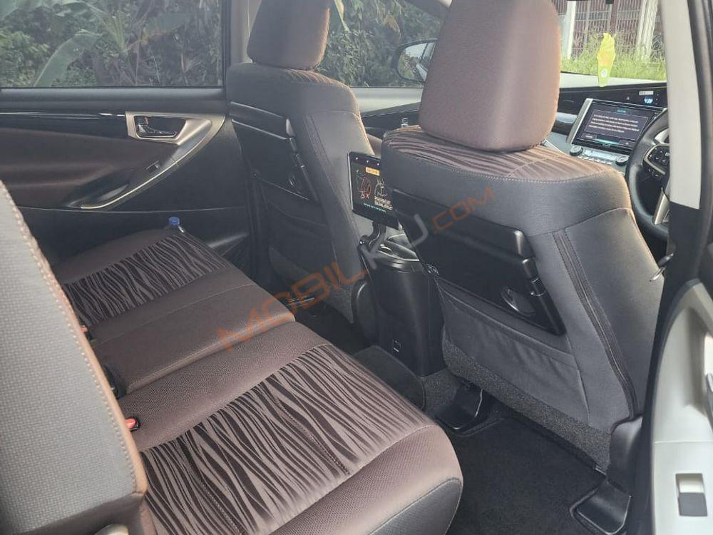 Mobil Toyota Kijang Innova 2022