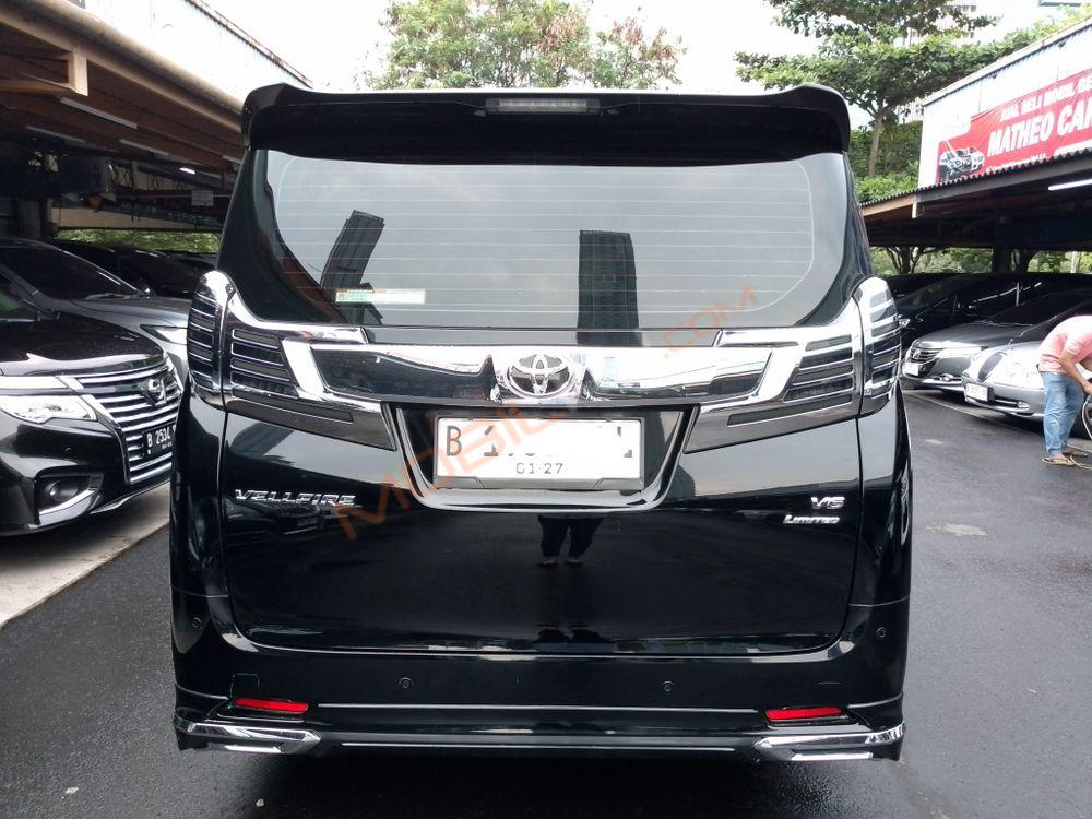 Mobil Toyota Vellfire 2016