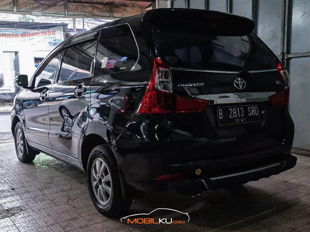 Mobil Toyota Avanza 2016