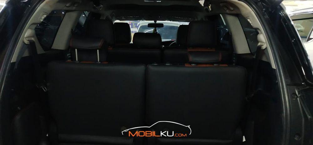 Mobil Toyota Kijang Innova 2021