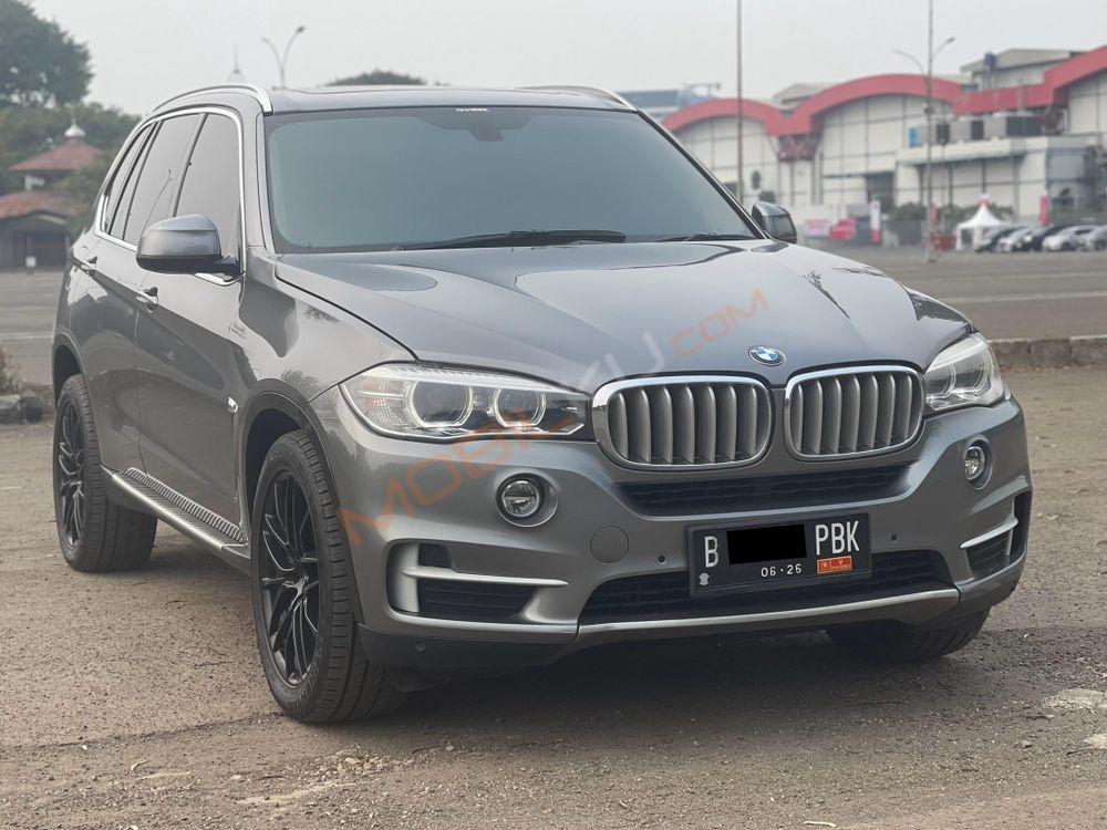 Mobil BMW X5 2016