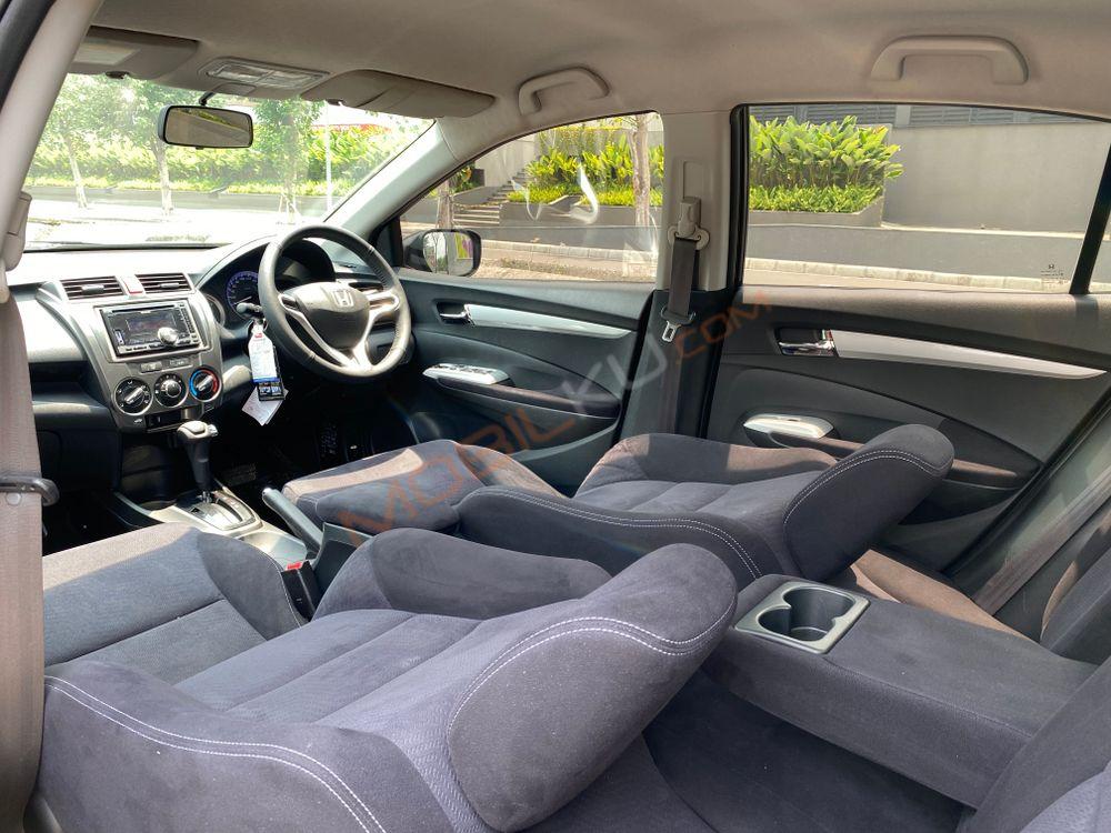 Mobil Honda City Sedan 2012