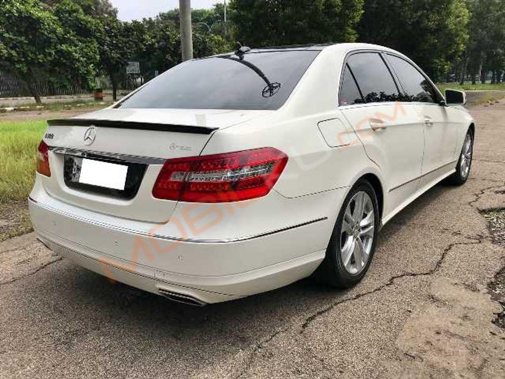 Mobil Mercedes-Benz E-Class 2012