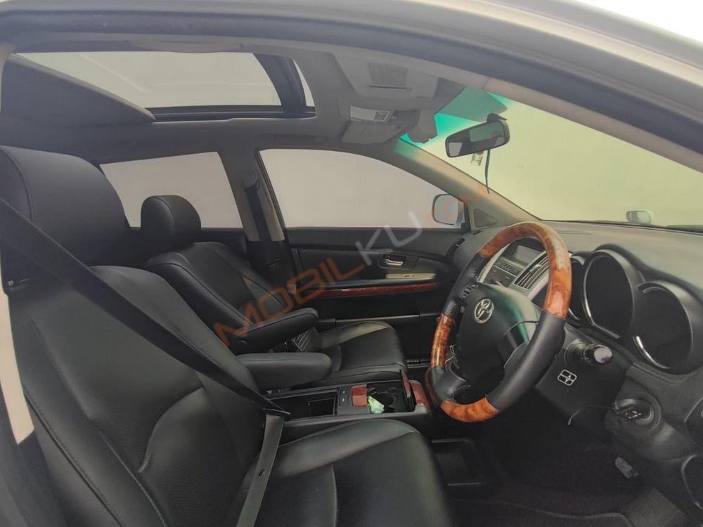 Mobil Toyota Harrier 2011