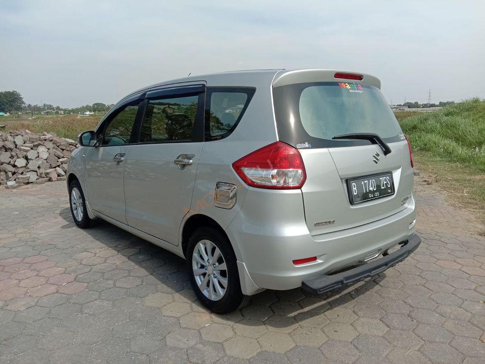 Mobil Suzuki Ertiga 2015