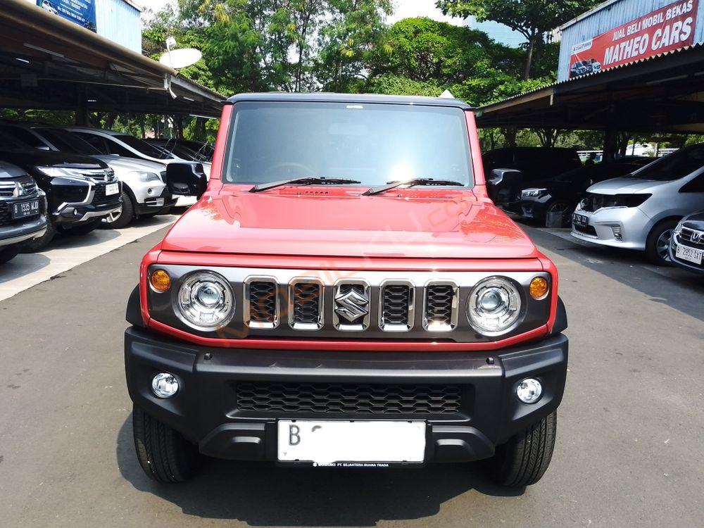 Mobil Suzuki Jimny 2023
