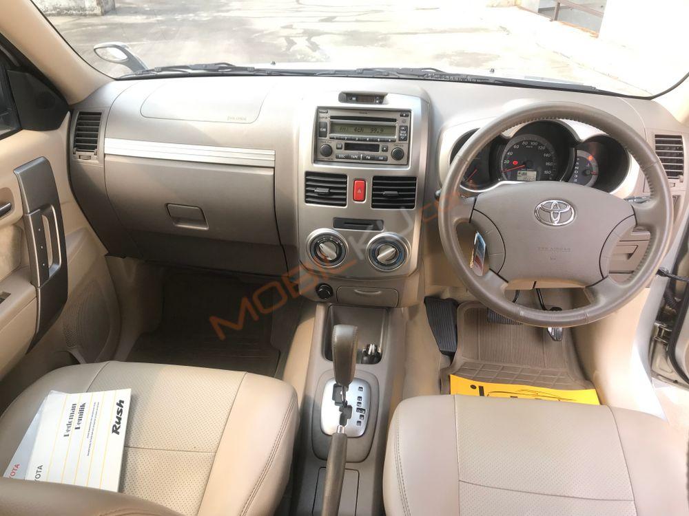 Mobil Toyota Rush 2010