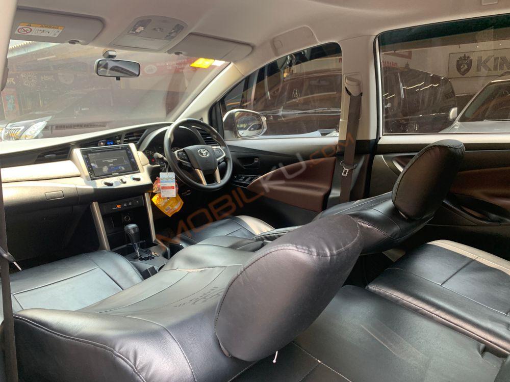 Mobil Toyota Kijang Innova 2021