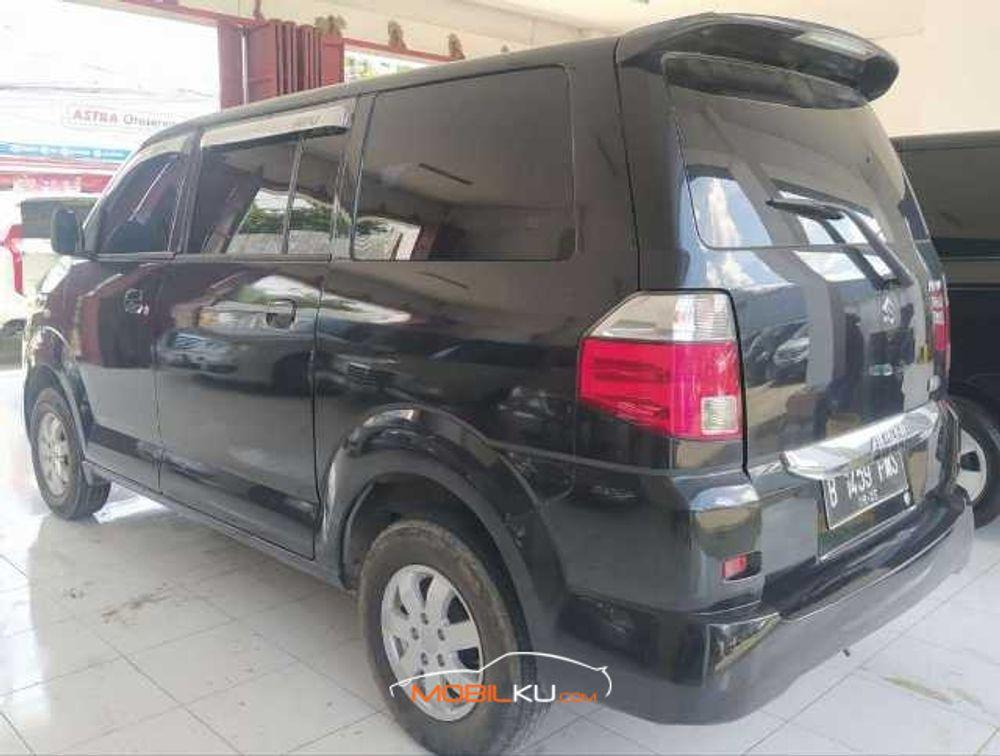 Mobil Suzuki APV 2011