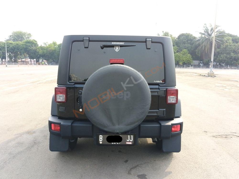 Mobil Jeep Wrangler 2011