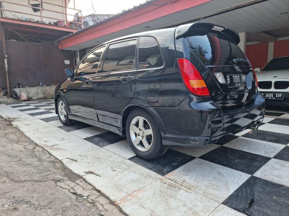 Mobil Suzuki Aerio 2004