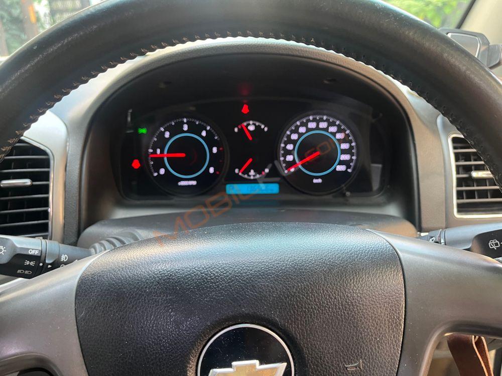 Mobil Chevrolet Captiva 2013