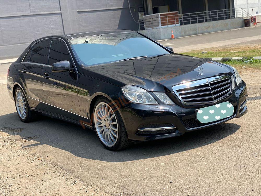 Mobil Mercedes-Benz E-Class 2011