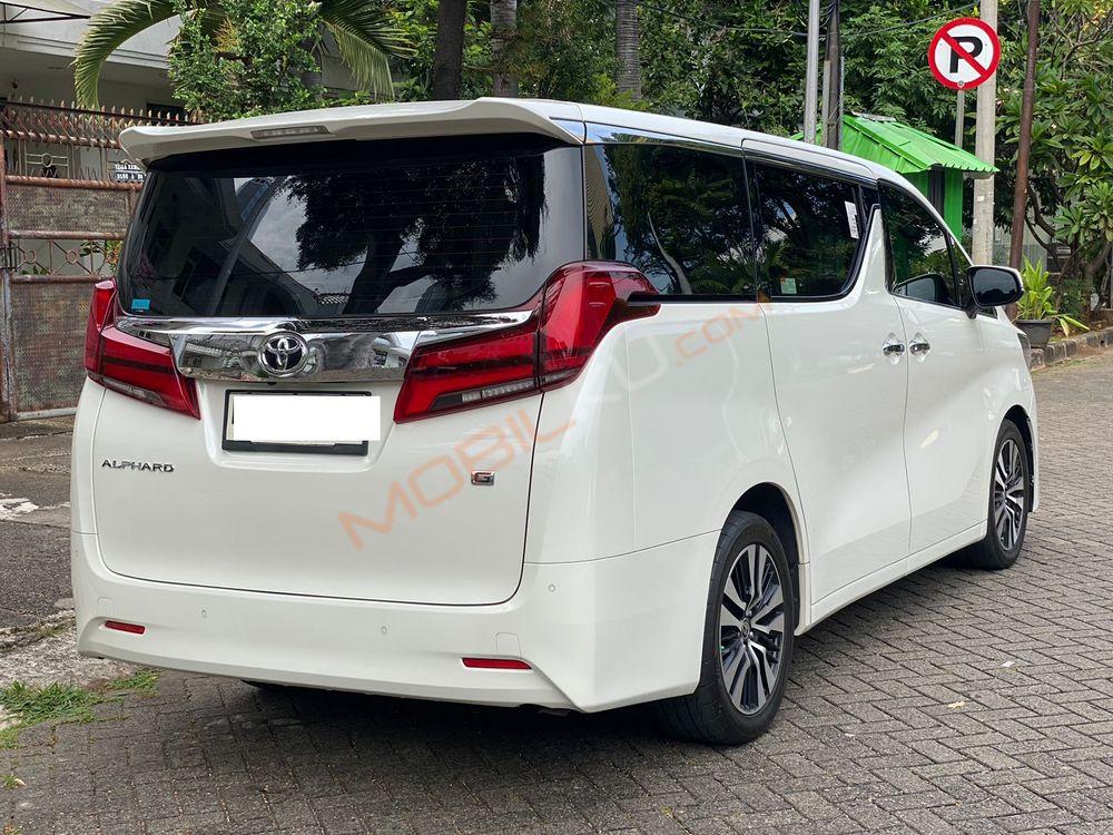 Mobil Toyota Alphard 2020