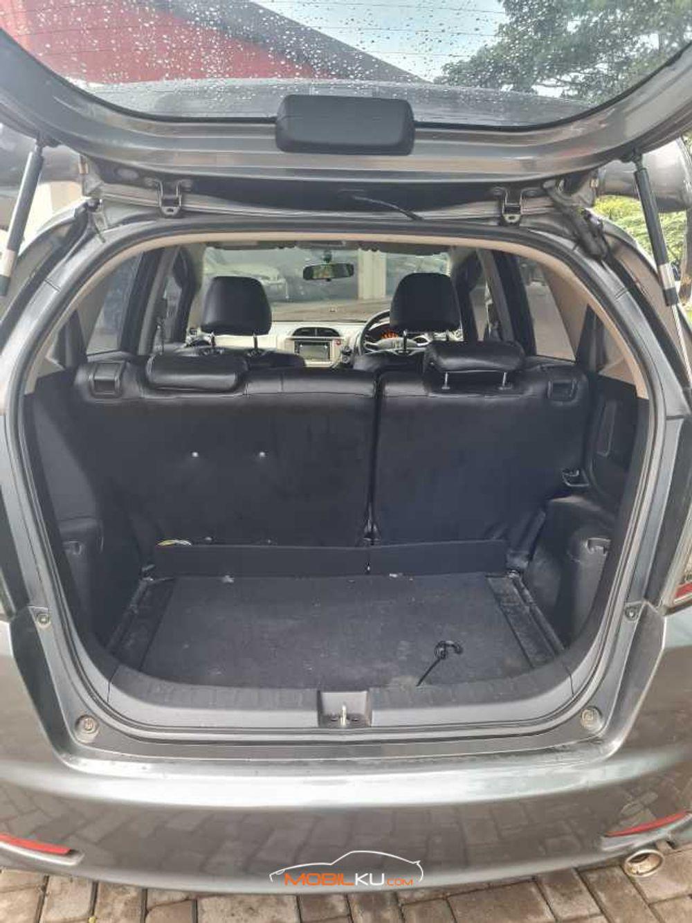 Mobil Honda Jazz 2012