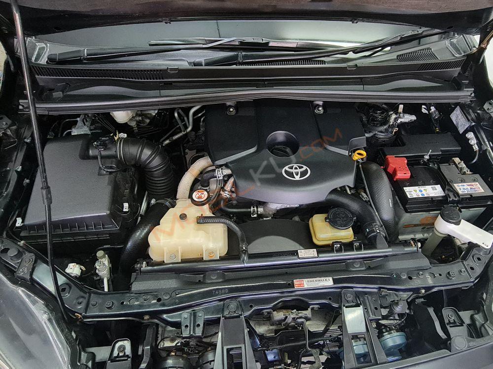 Mobil Toyota Kijang Innova 2018