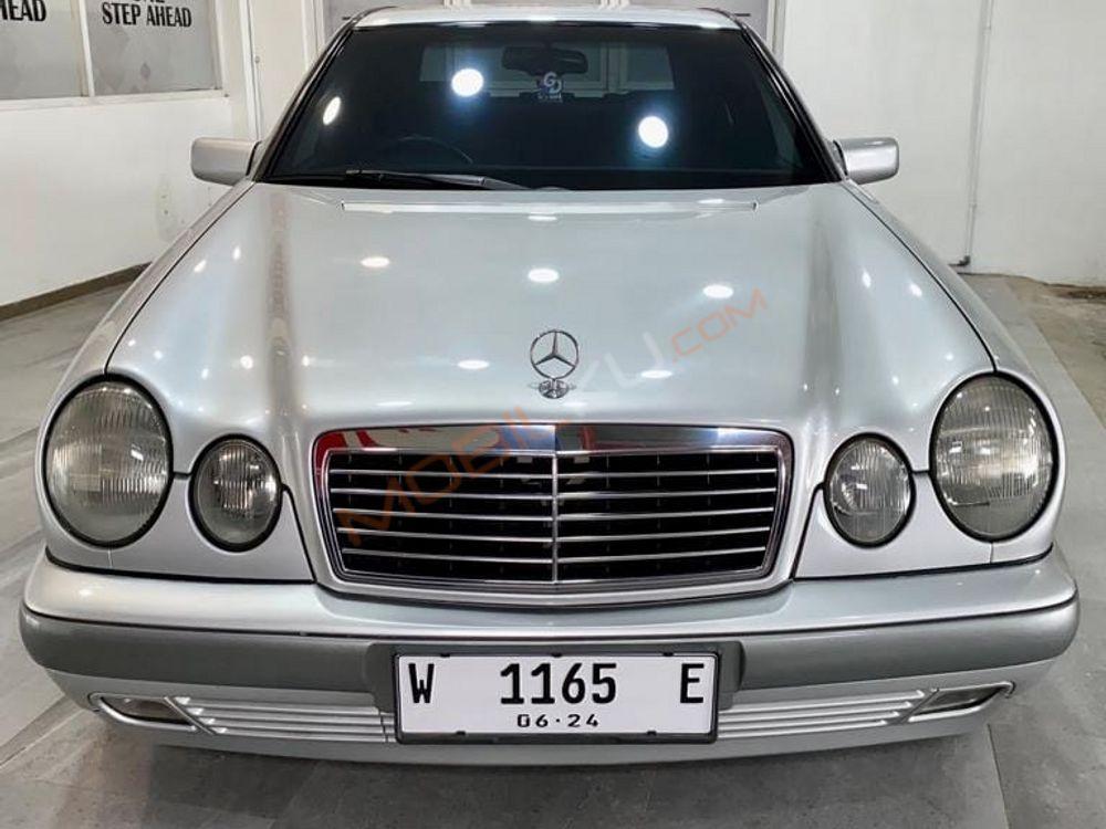 Mobil Mercedes-Benz E-Class 1997