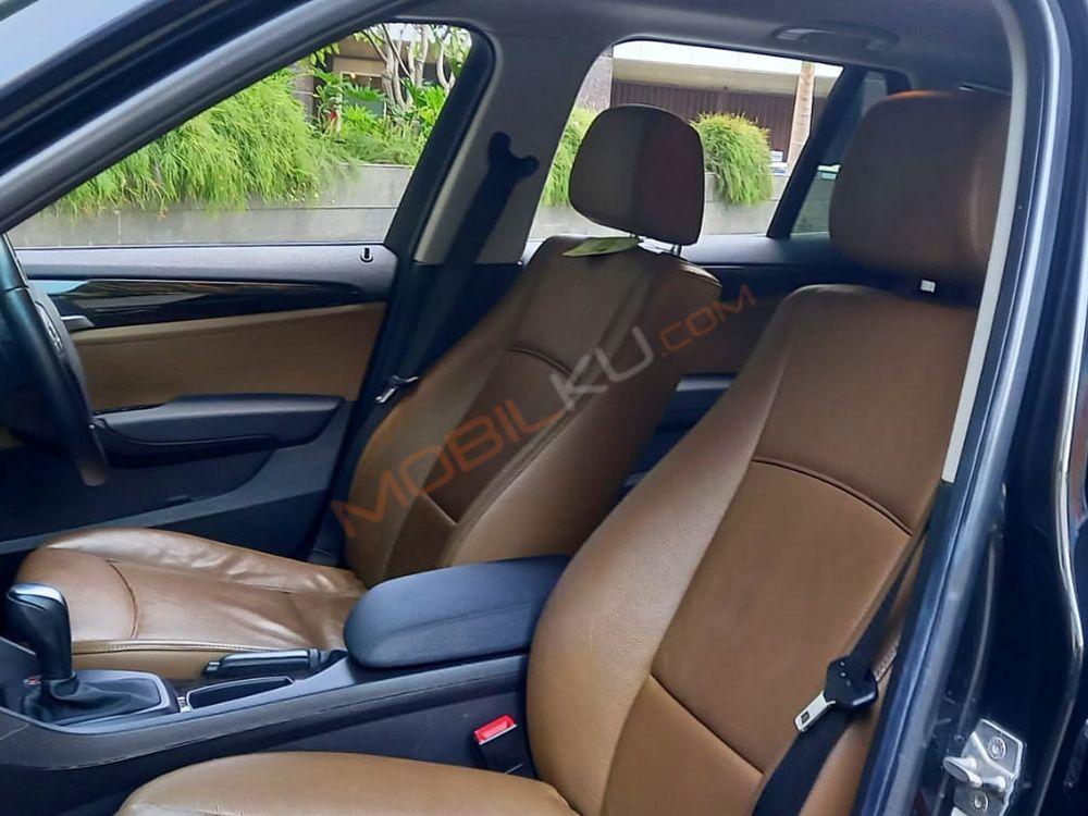 Mobil BMW X1 2011