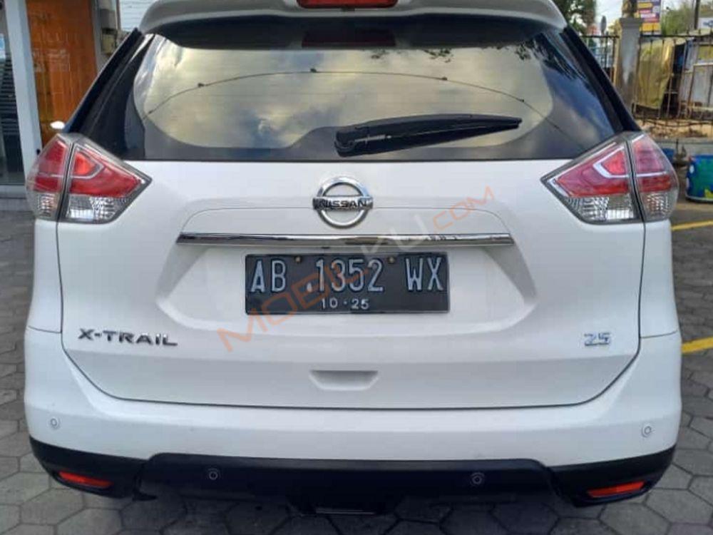 Mobil Nissan X-Trail 2015