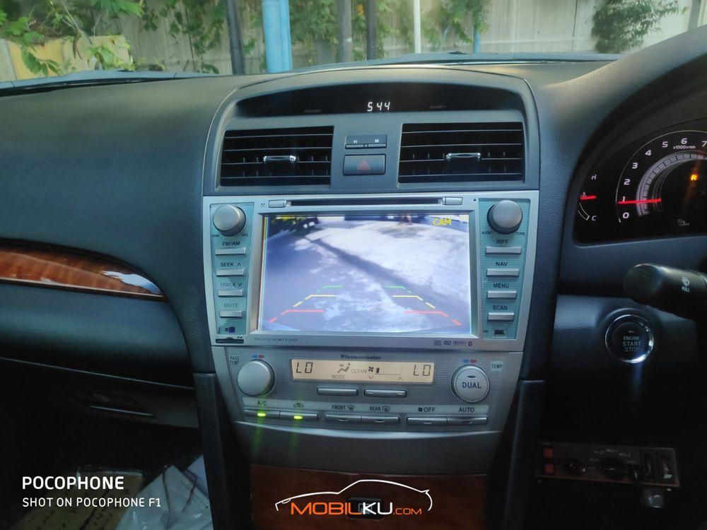 Mobil Toyota Camry 2012