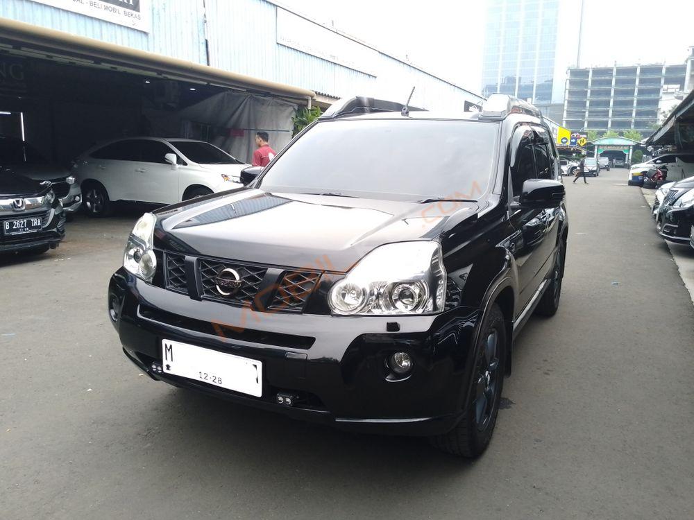 Mobil Nissan X-Trail 2008