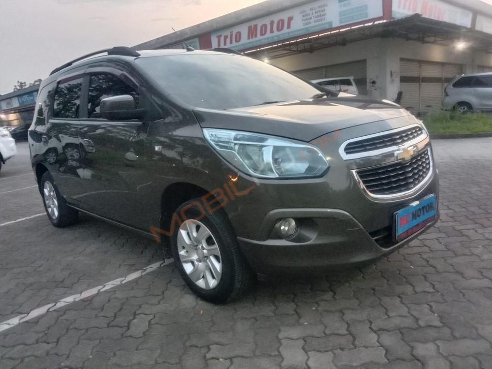 Mobil Chevrolet Spin 2014