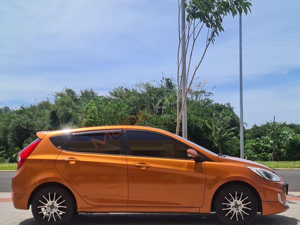 Mobil Hyundai Avega 2015