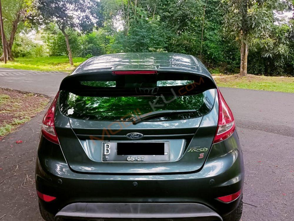 Mobil Ford Fiesta 2011