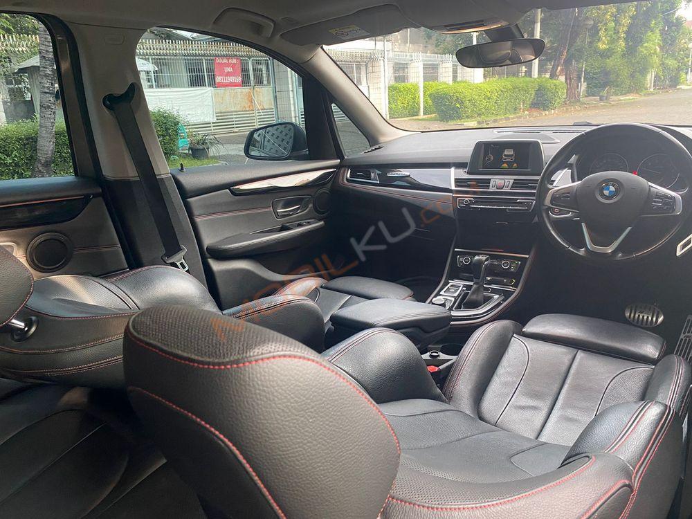 Mobil BMW 2 Series 2015