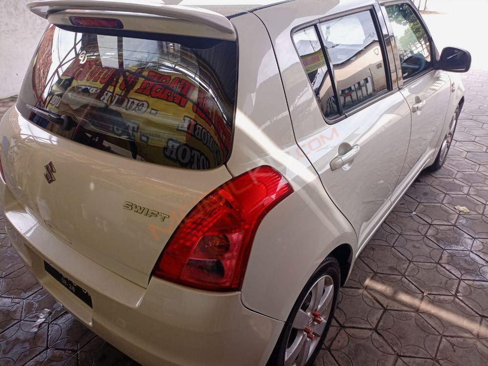 Mobil Suzuki Swift 2009