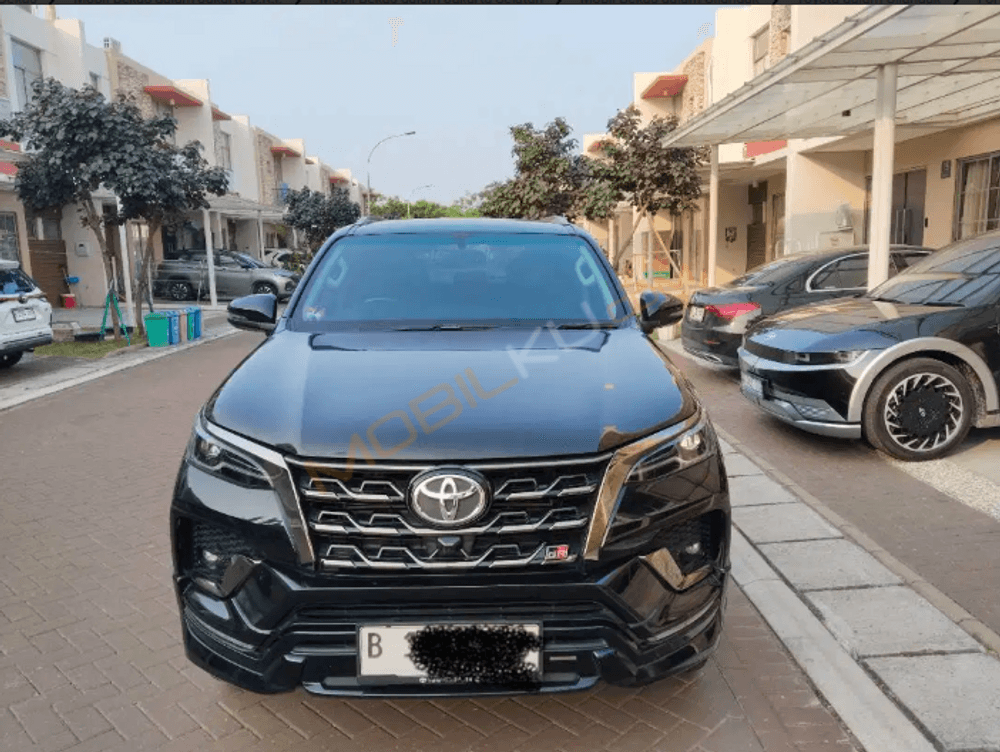 Mobil Toyota Fortuner 2024