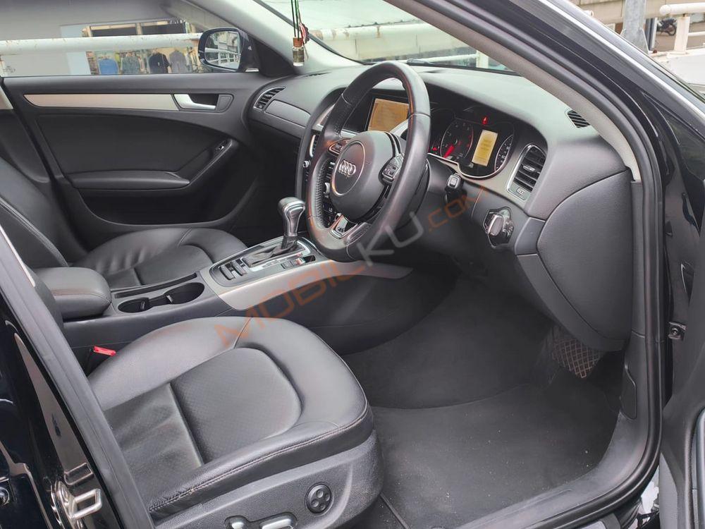 Mobil Audi A4 2014