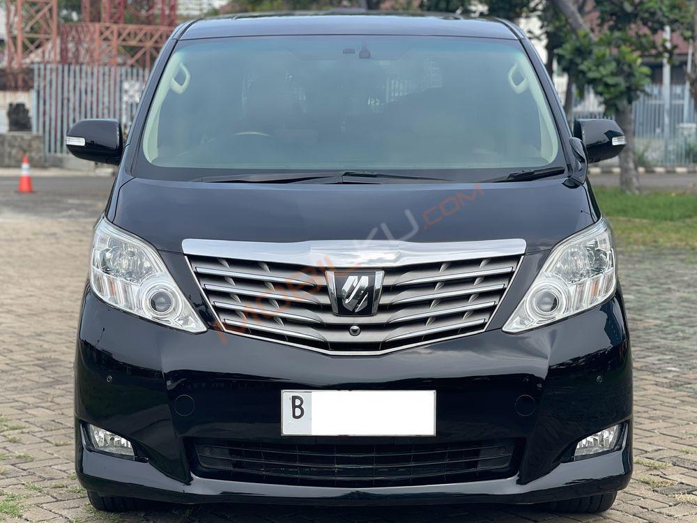 Mobil Toyota Alphard 2009