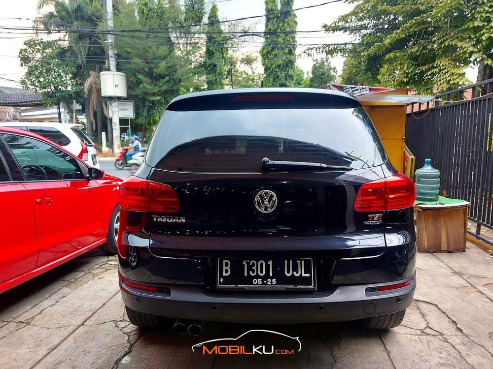 Mobil Volkswagen Tiguan 2015