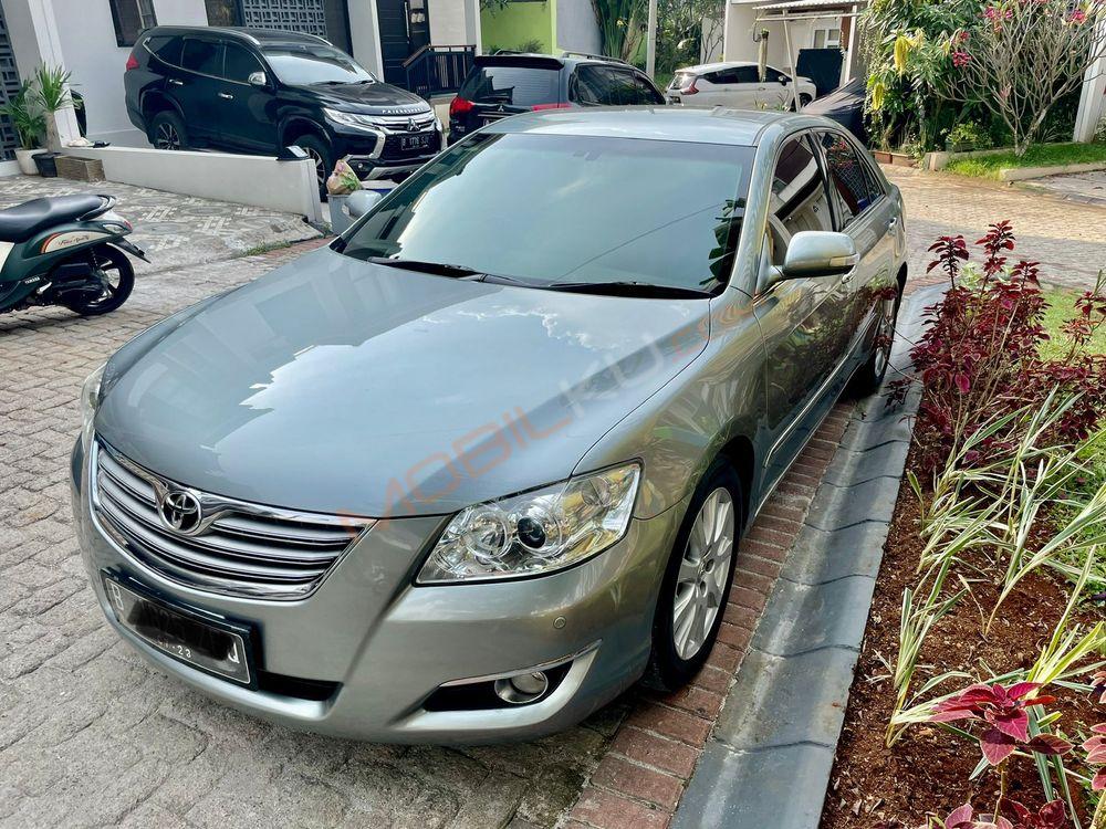Mobil Toyota Camry 2007
