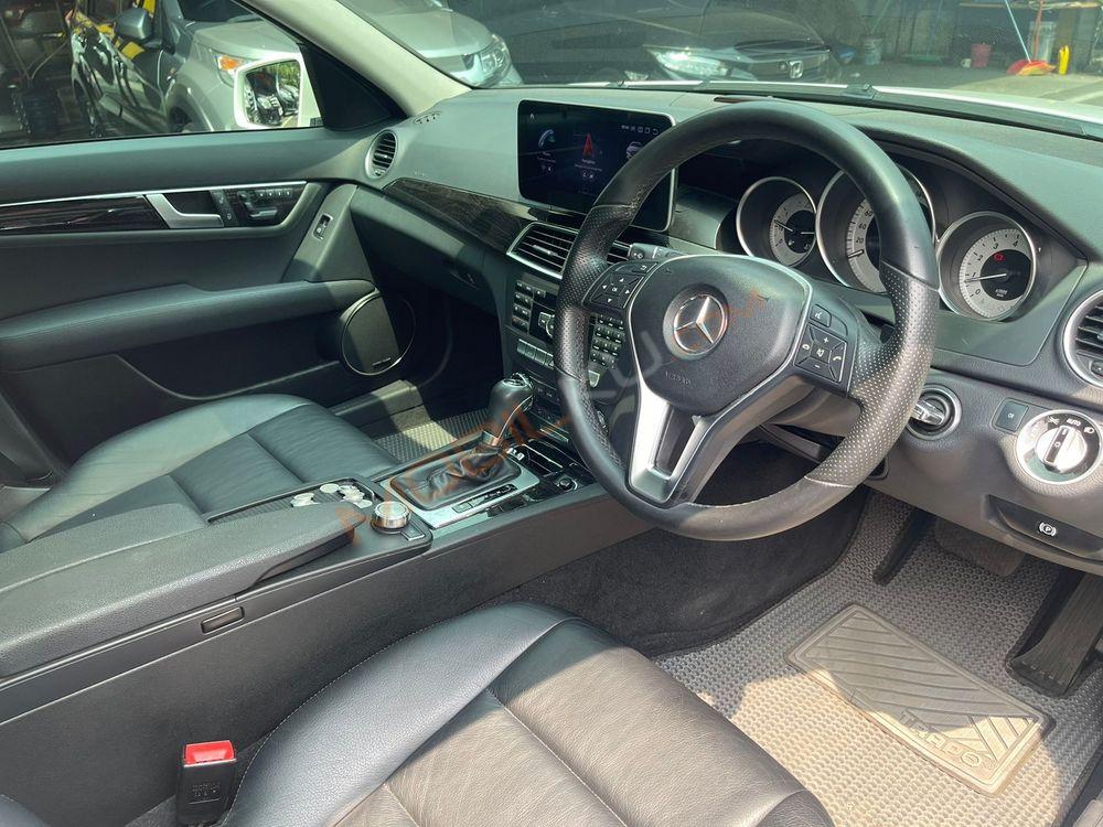 Mobil Mercedes-Benz C-Class 2013