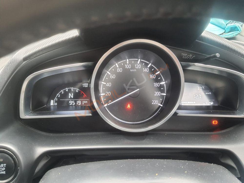 Mobil Mazda 2 Hatchback 2017